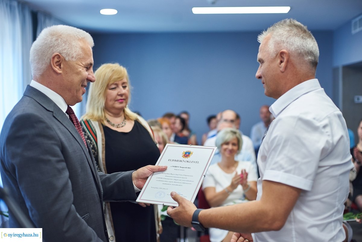 Oklevelek átadása a Kállay Kúriában