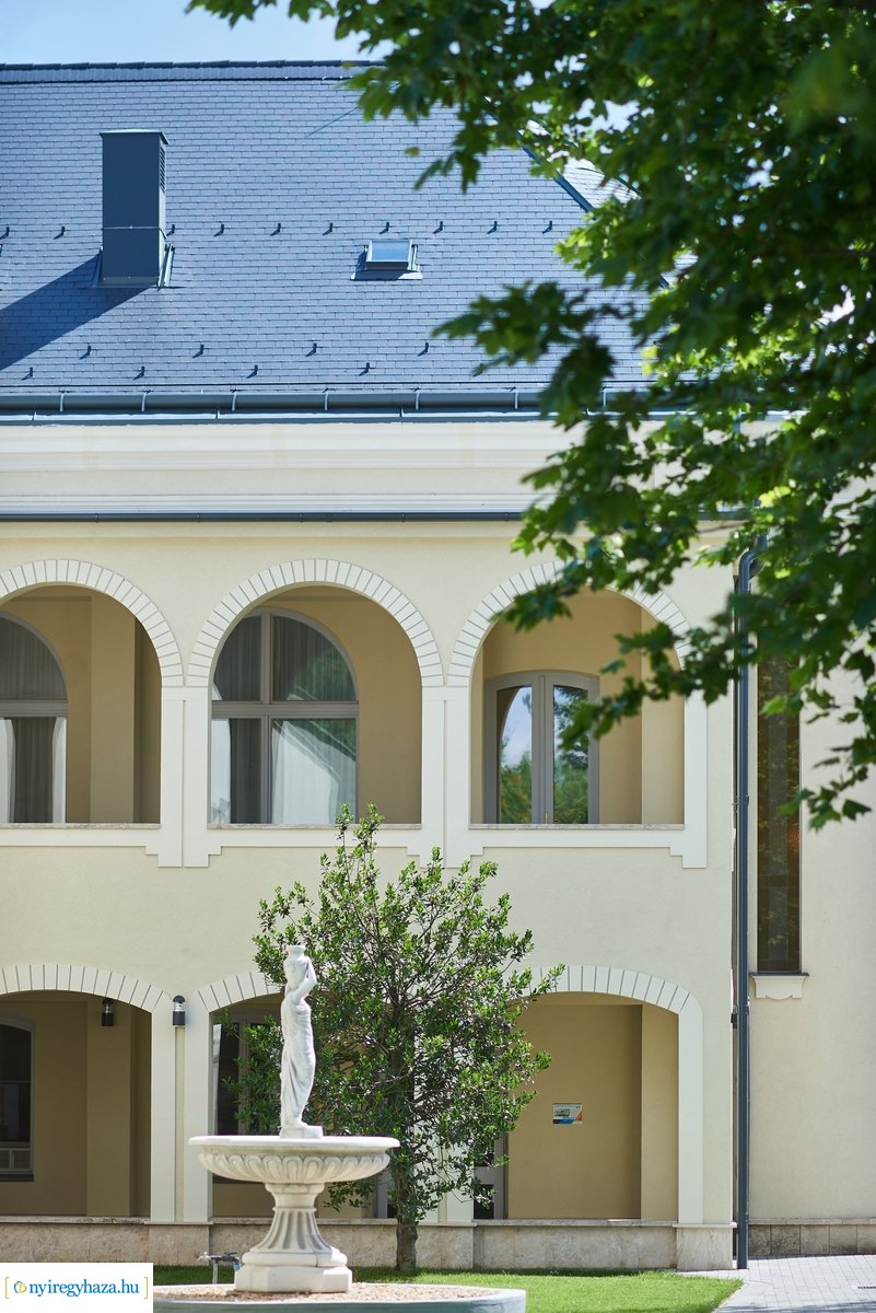 Oklevelek átadása a Kállay Kúriában