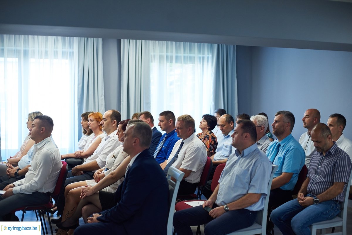 Oklevelek átadása a Kállay Kúriában