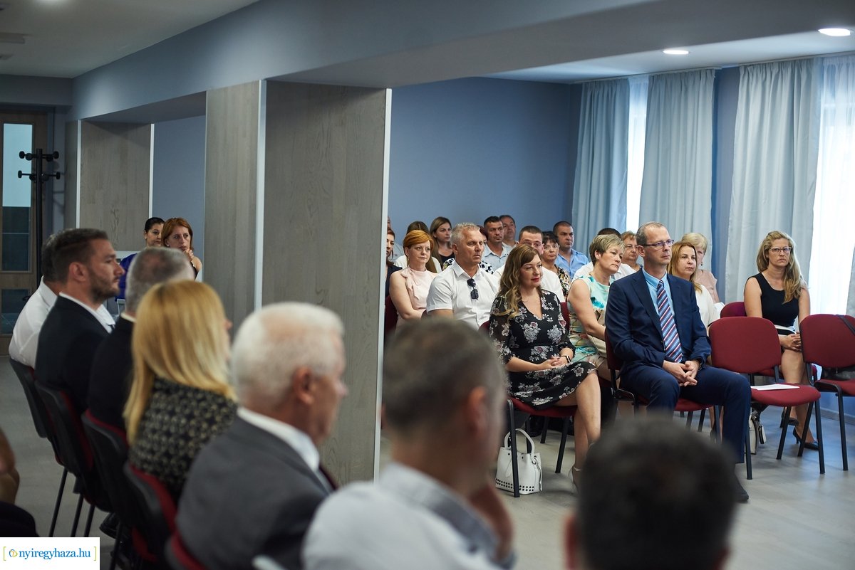 Oklevelek átadása a Kállay Kúriában