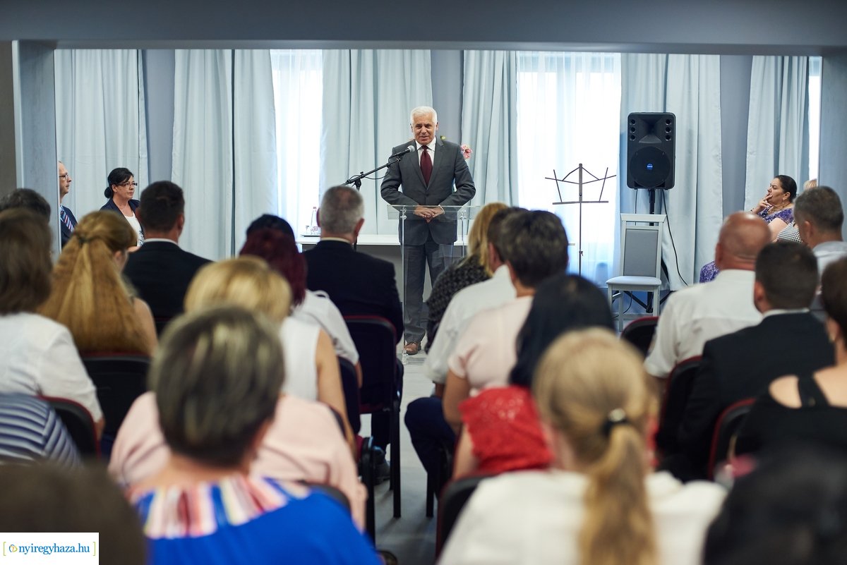 Oklevelek átadása a Kállay Kúriában