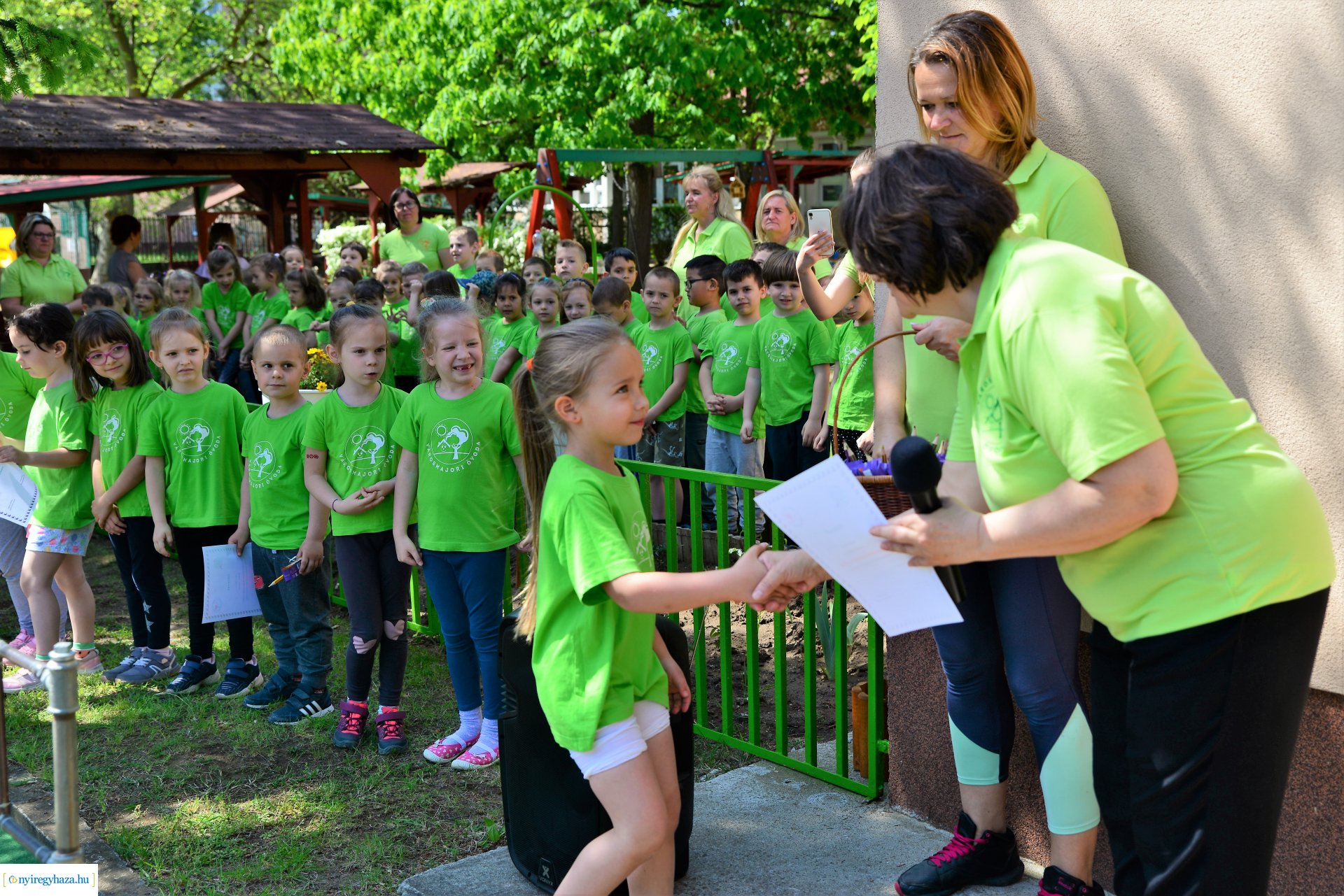 Ökokert átadás a Városmajor utcai óvodában