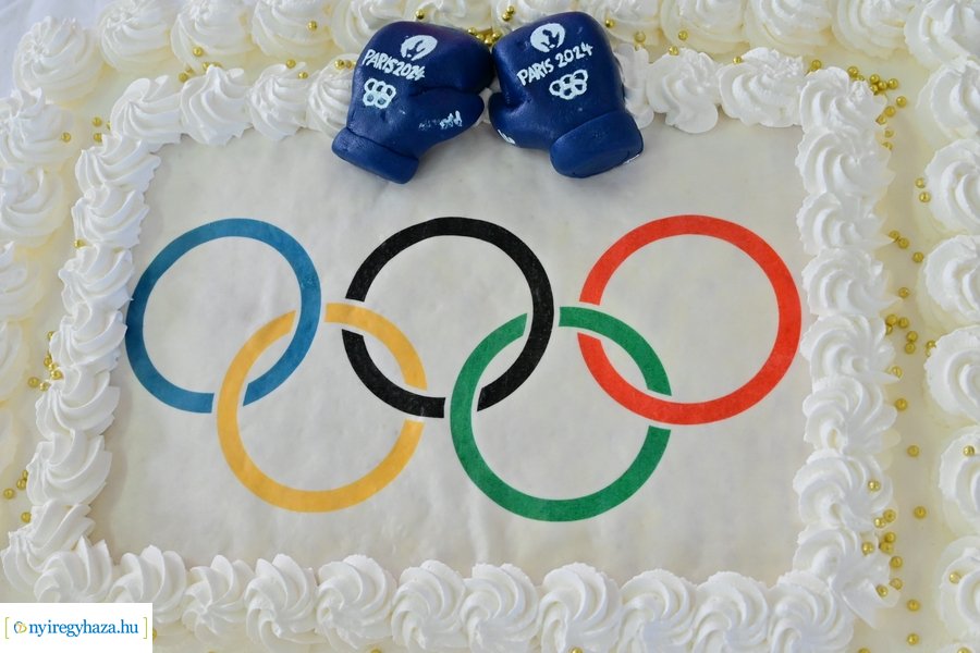 Ökölvívó szakosztály köszöntötte Kovács Ricsit és Nagy Lajost