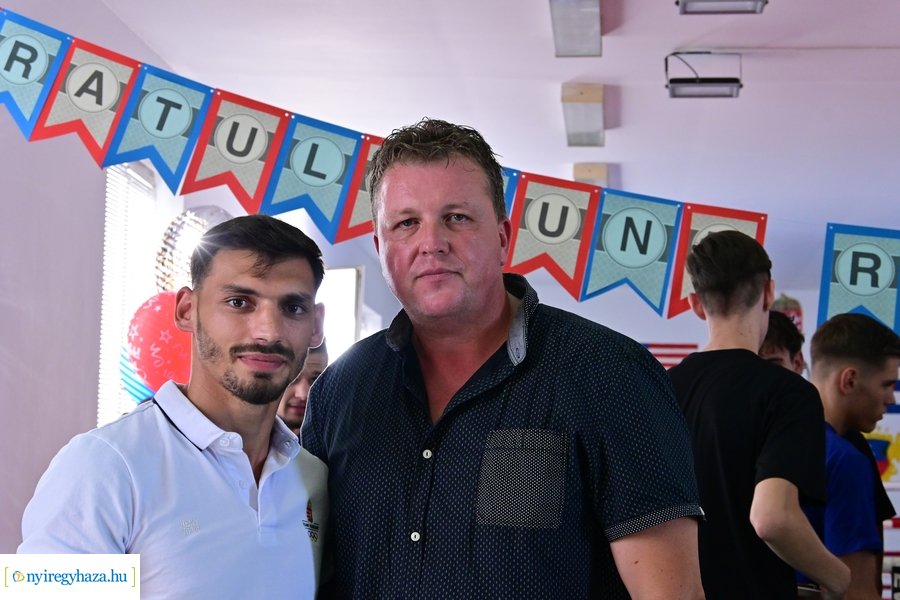 Ökölvívó szakosztály köszöntötte Kovács Ricsit és Nagy Lajost