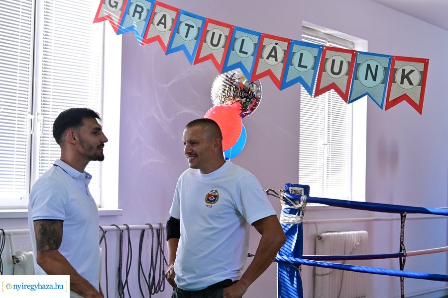 Ökölvívó szakosztály köszöntötte Kovács Ricsit és Nagy Lajost