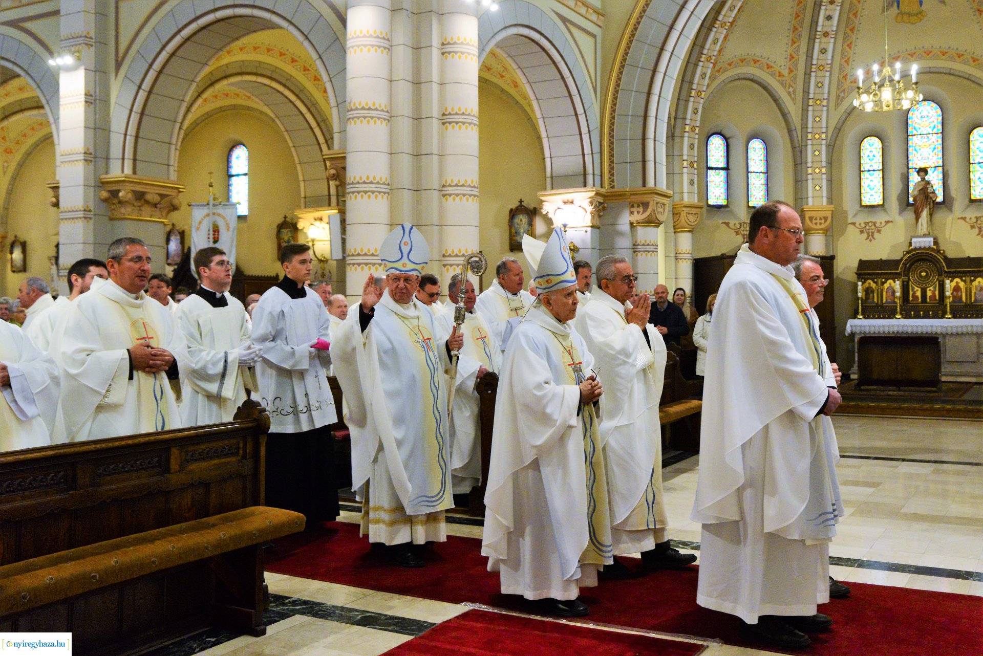 Olajszentelési szentmise a Magyarok Nagyasszonya társszékesegyházban