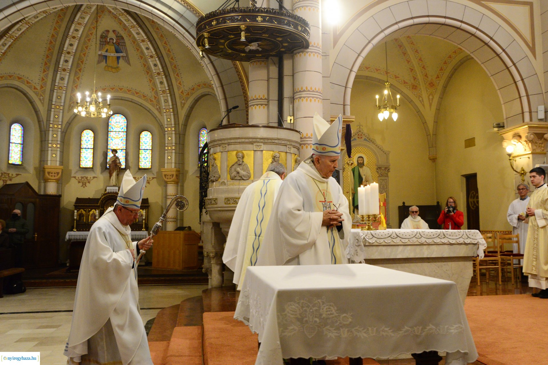 Olajszentelési szentmise a Magyarok Nagyasszonya társszékesegyházban