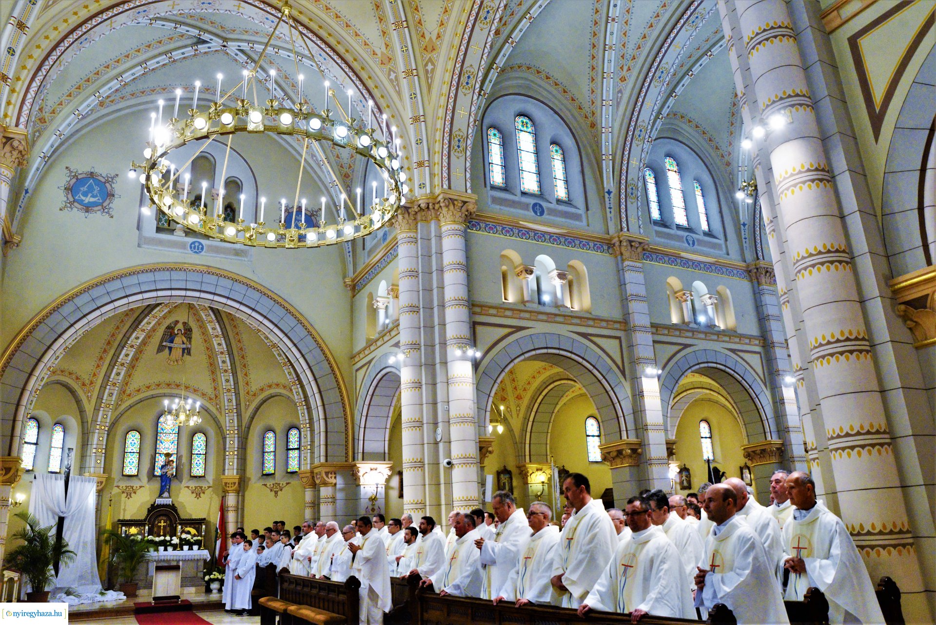 Olajszentelési szentmise a Magyarok Nagyasszonya társszékesegyházban