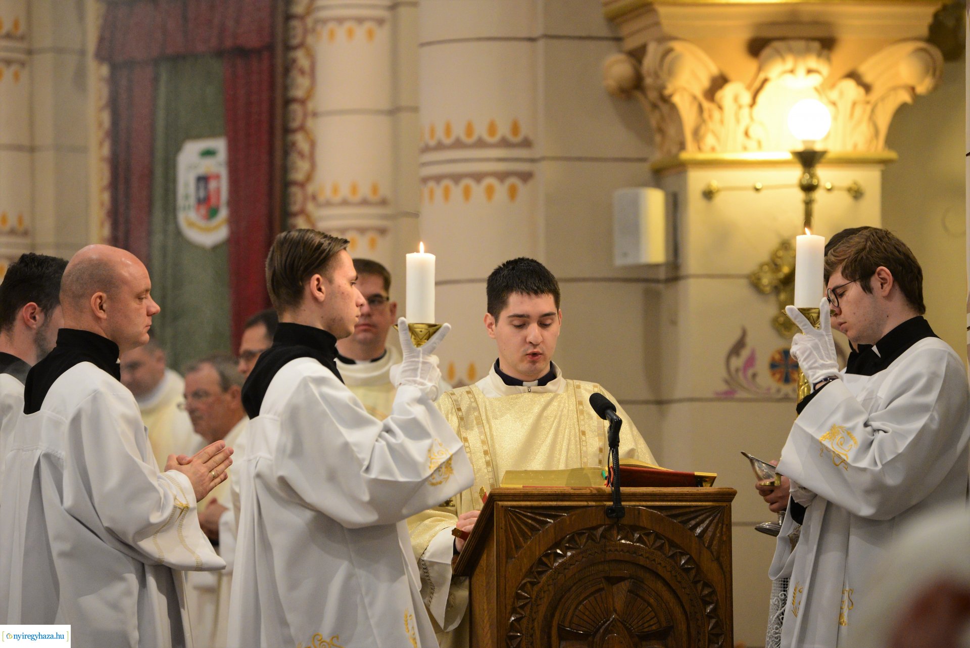 Olajszentelési szentmise a Magyarok Nagyasszonya társszékesegyházban