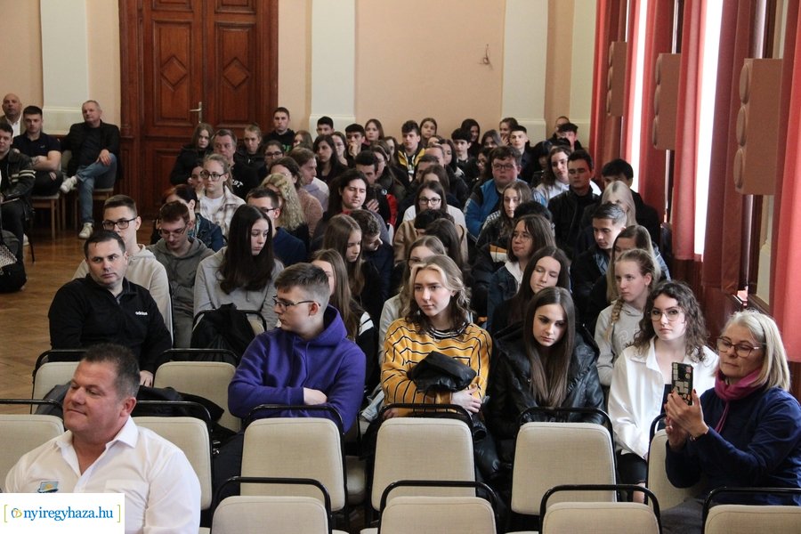 Olimpikonok a Kossuth Lajos gimnáziumban 20230419