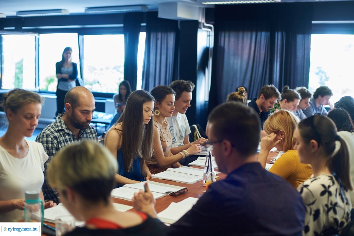 Olvasópróba - Édes Charity