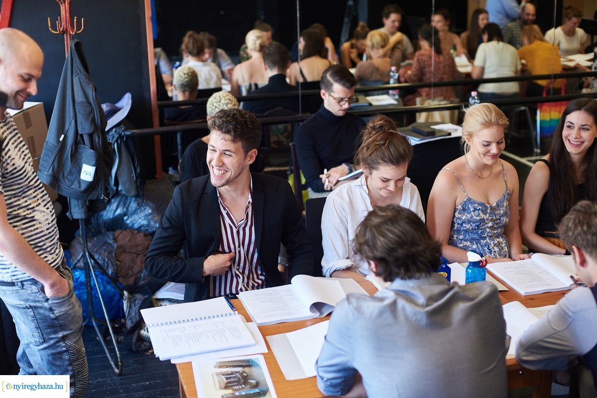 Olvasópróba - Édes Charity