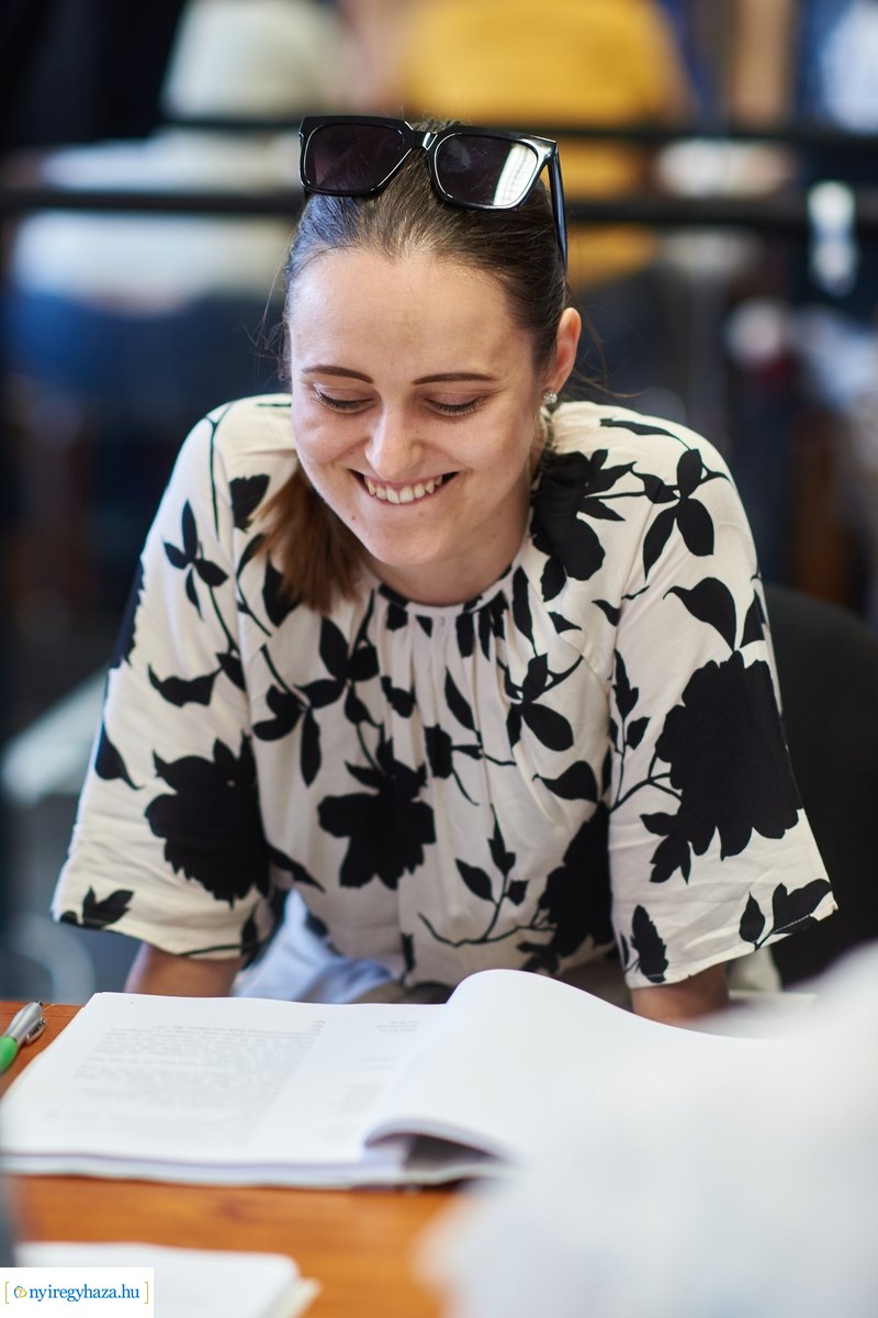 Olvasópróba - Édes Charity