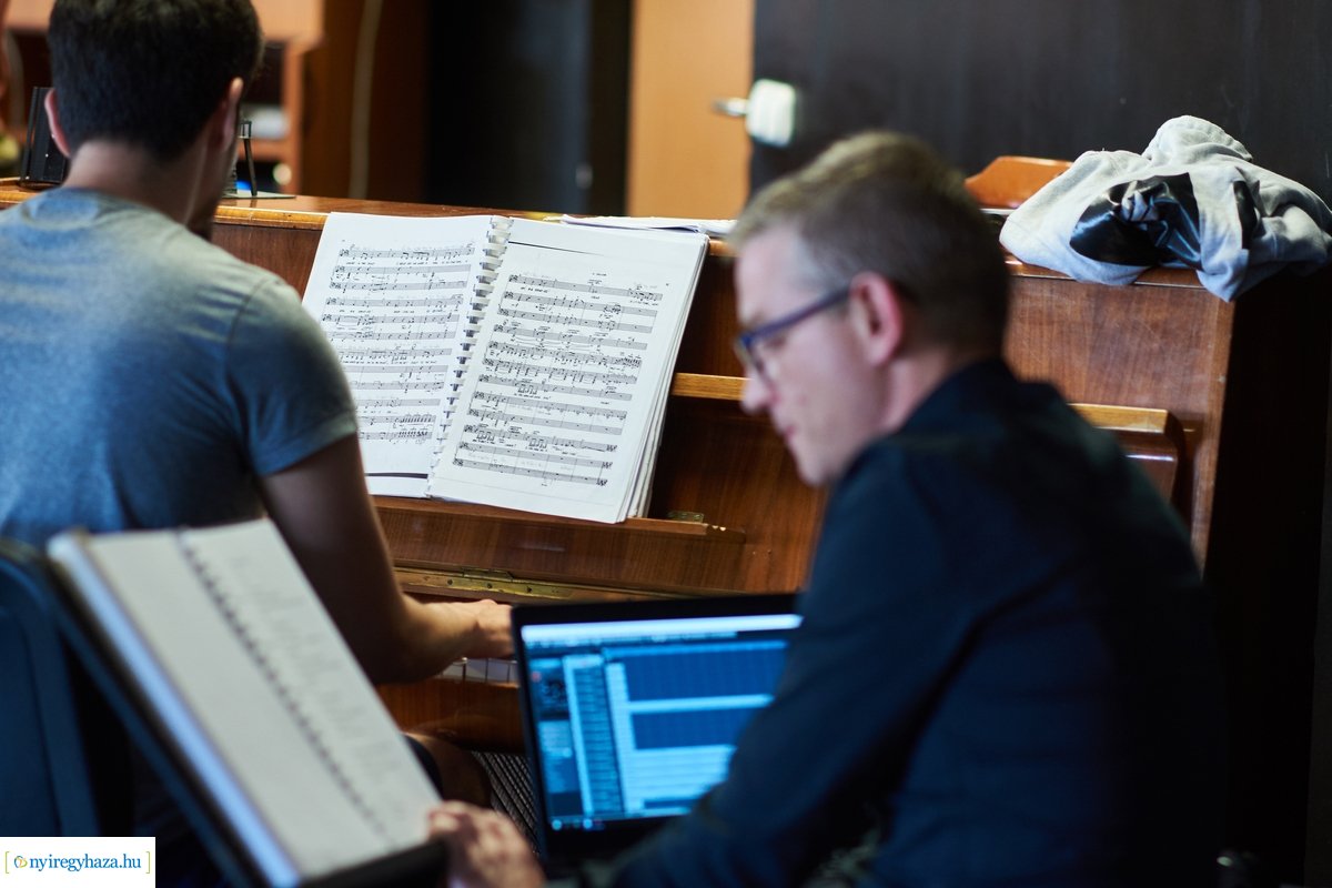 Olvasópróba - Édes Charity