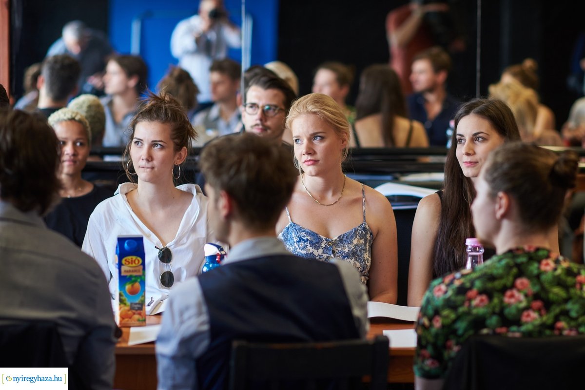 Olvasópróba - Édes Charity