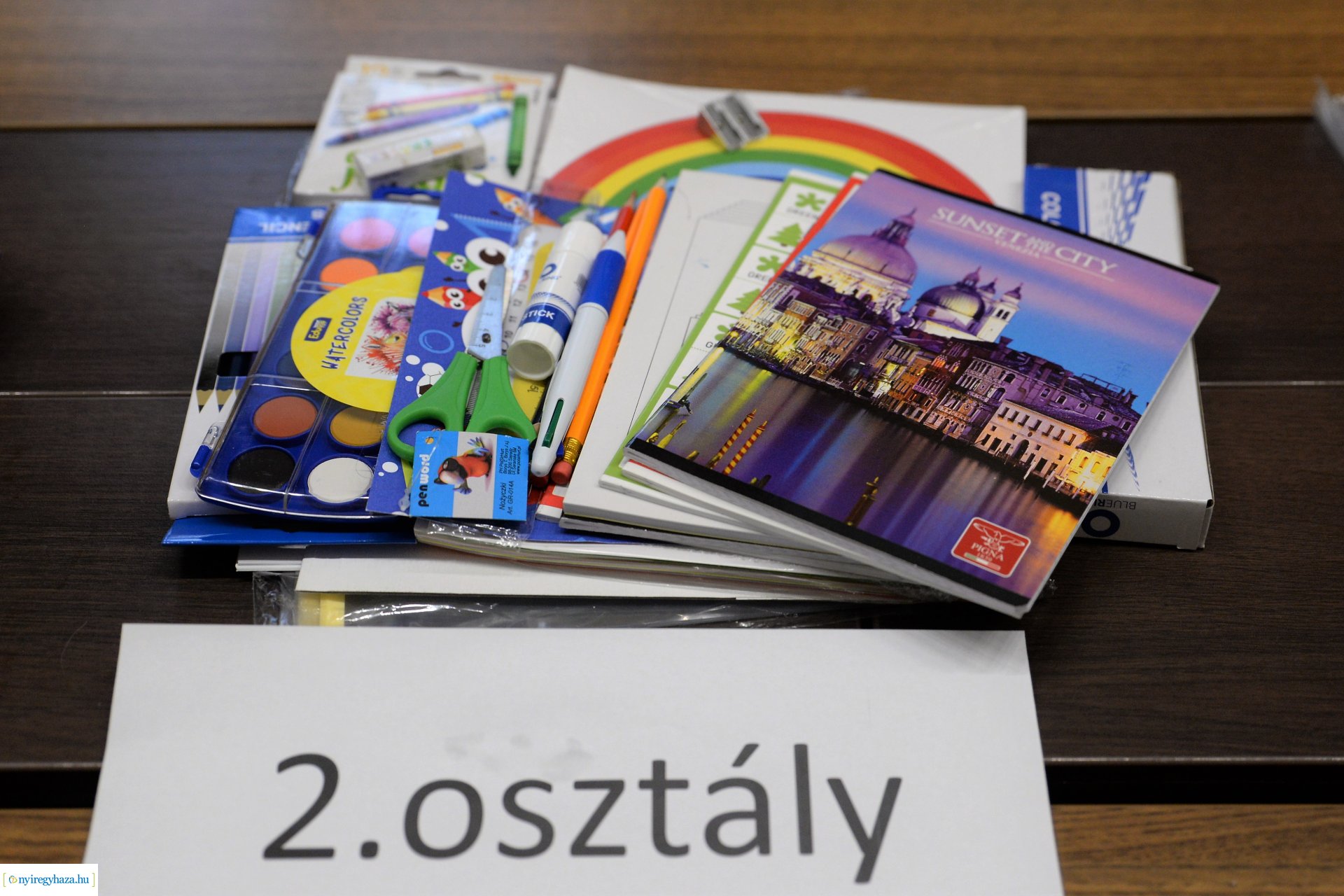 Önkormányzati segítség - tanszercsomag alsósoknak