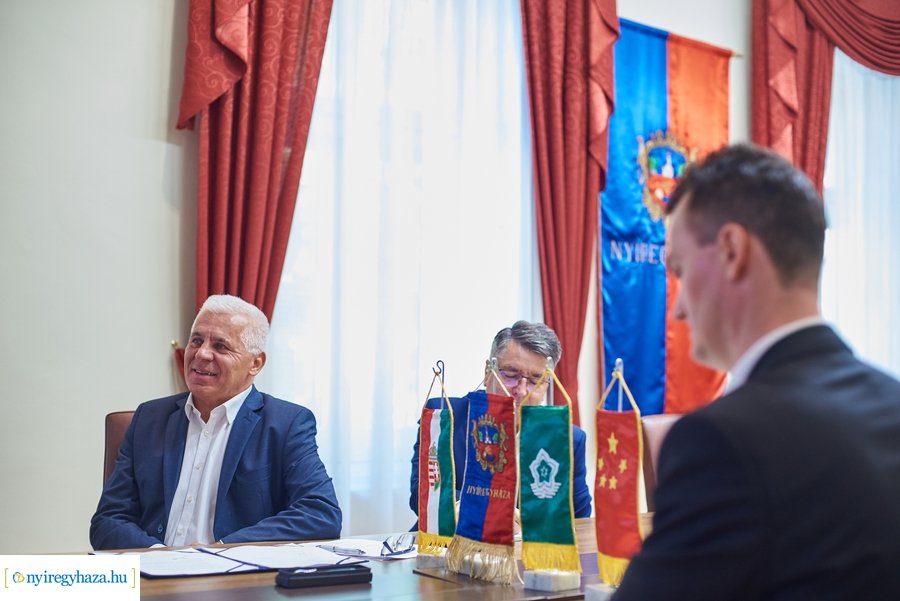 Online együttműködési megállapodás Harbinnal