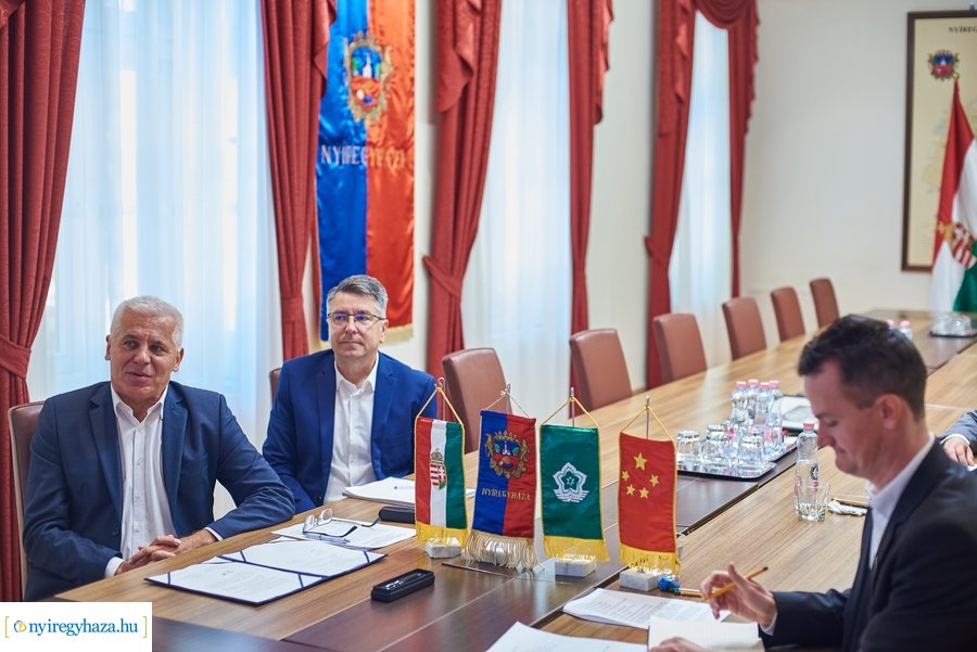 Online együttműködési megállapodás Harbinnal