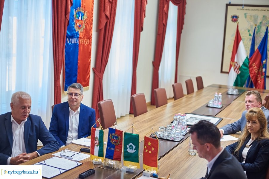 Online együttműködési megállapodás Harbinnal