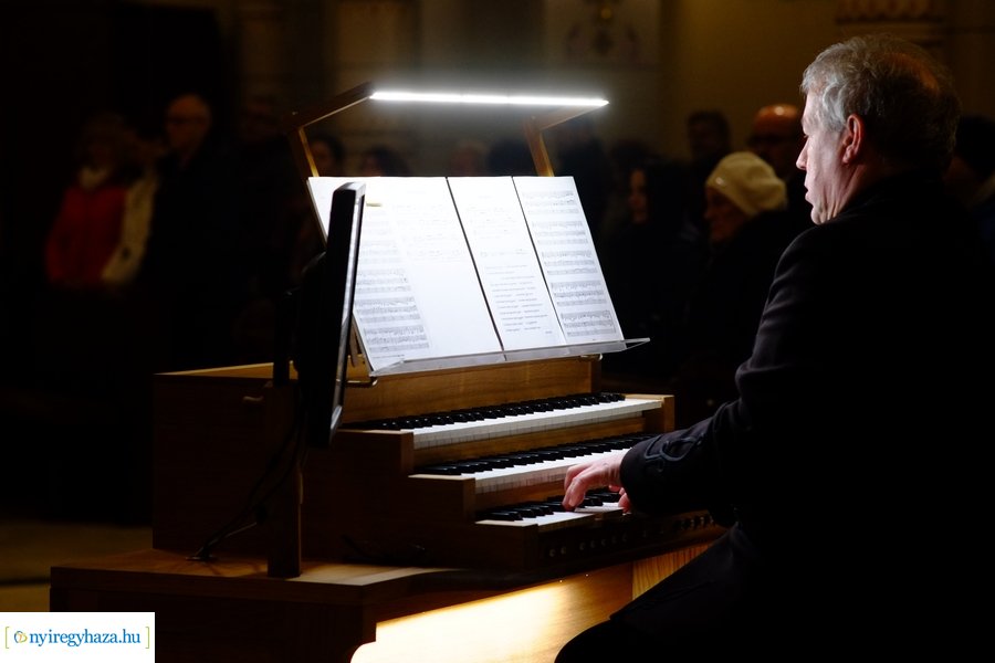 Orgona áldás a Magyarok Nagyasszonya Társszékesegyházban