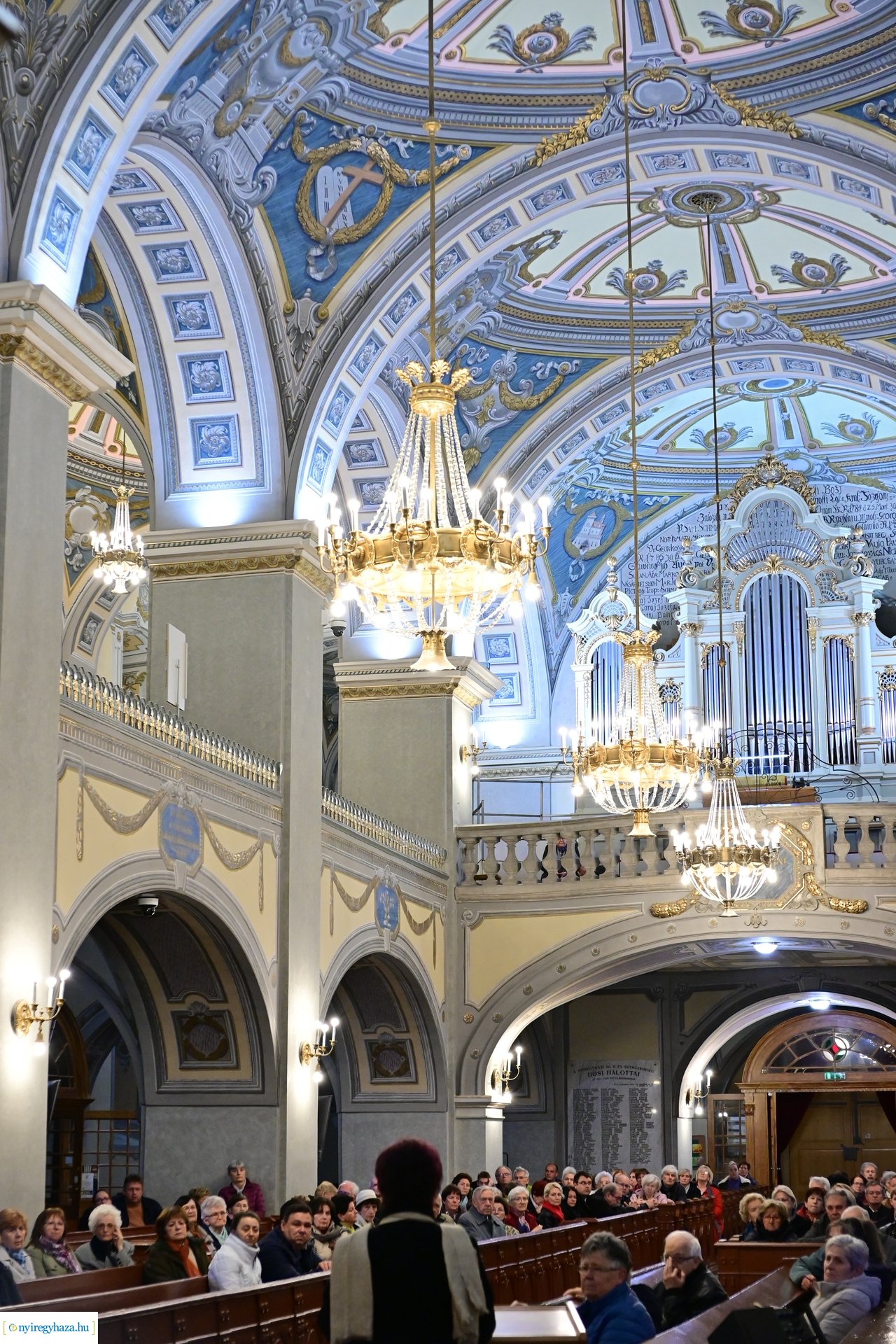 Örökváltság 200  -  2024