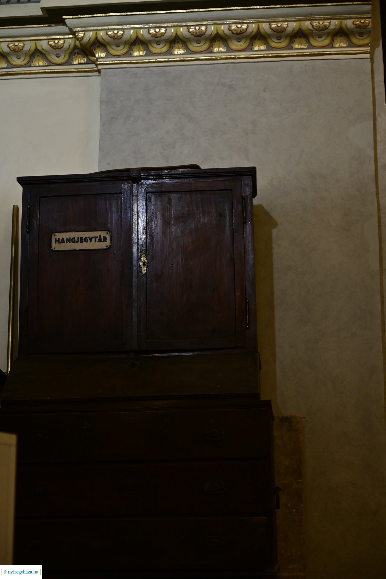 Örökváltság 200  -  2024