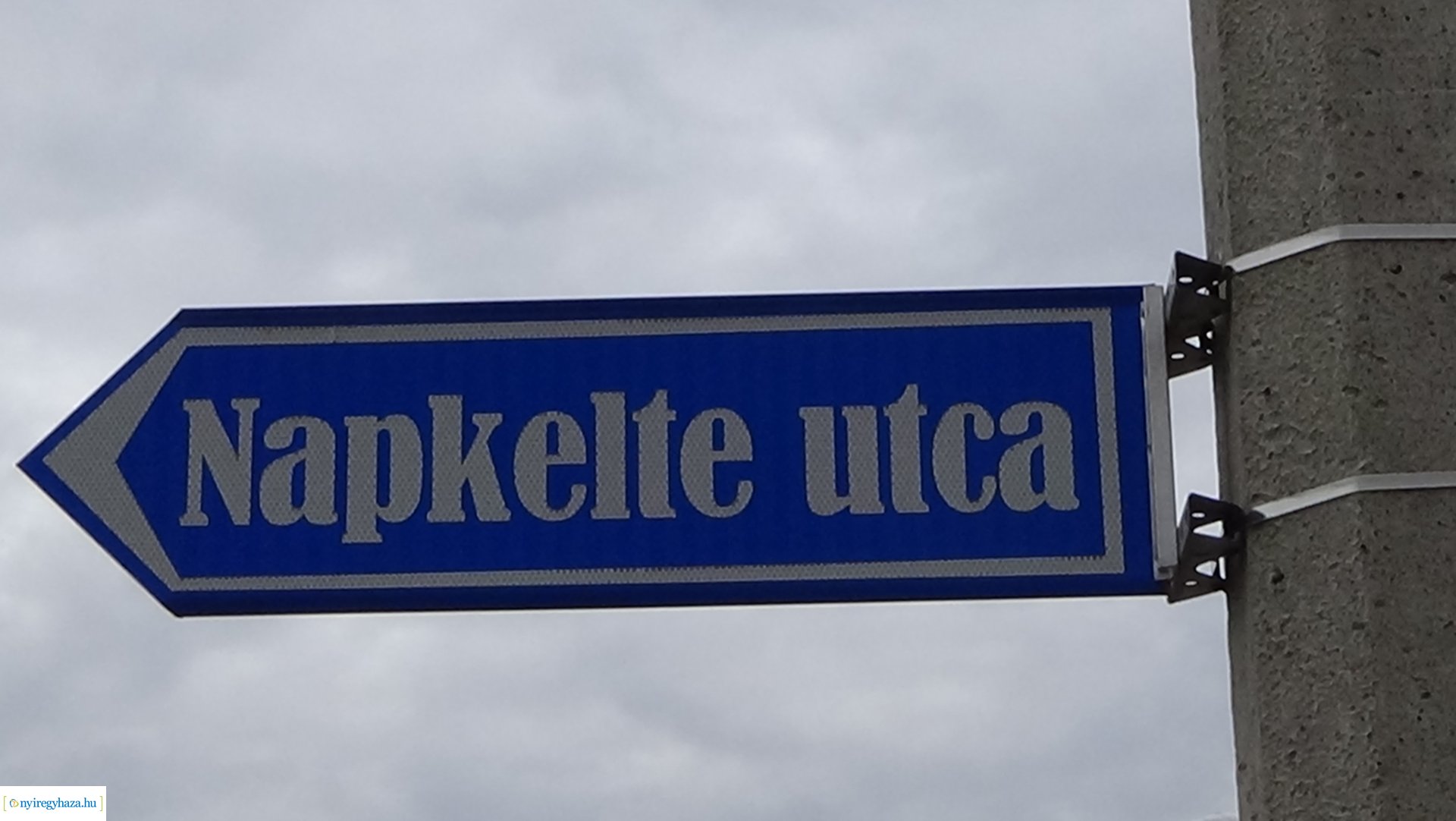 Oroson a Napkelte utcára tilos behajtani teherautóval a Mezsgye utcáról