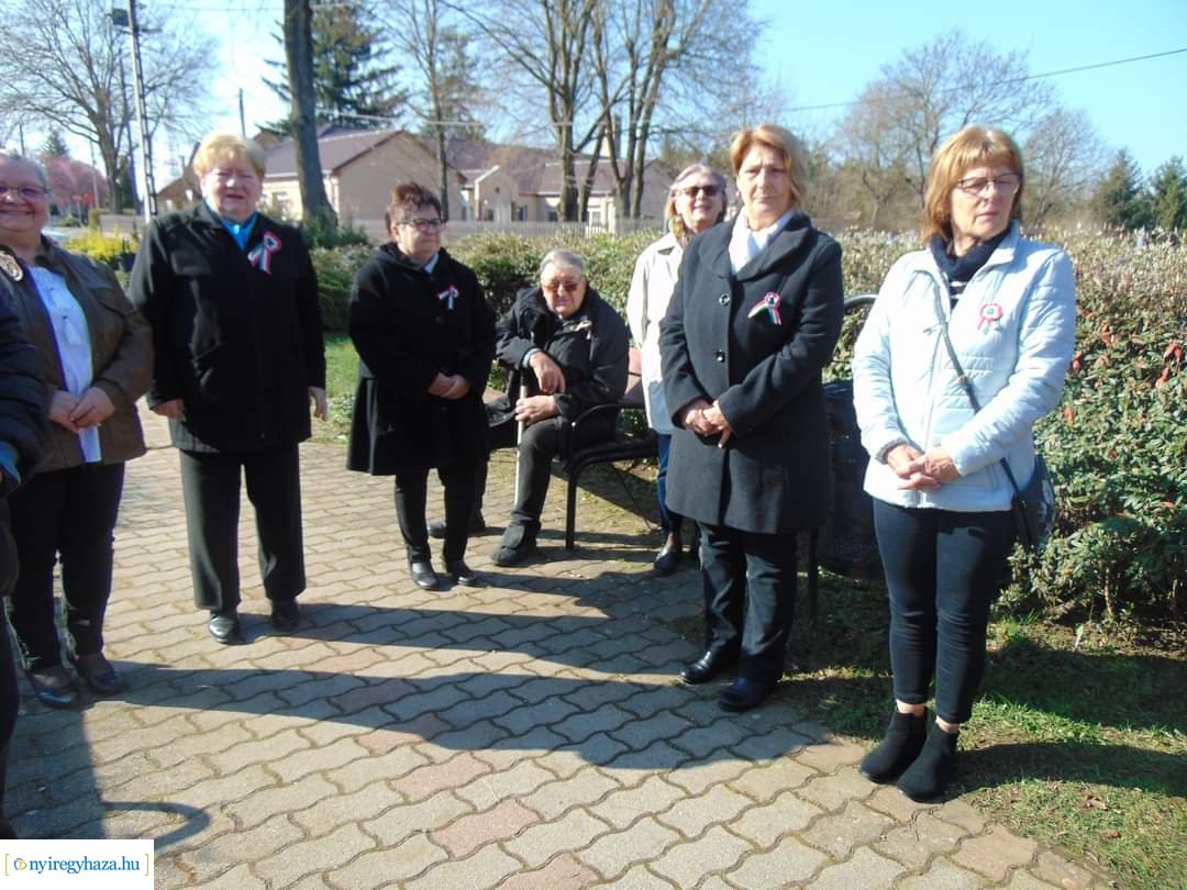 Oroson is koszorúztak