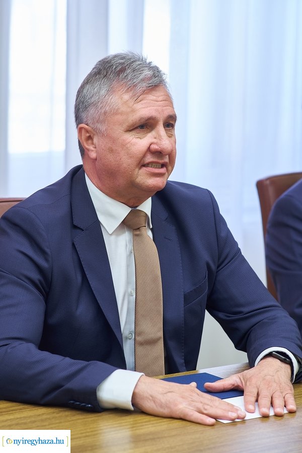 Országgyűlési képviselők megbízóleveleinek az átadása 2022