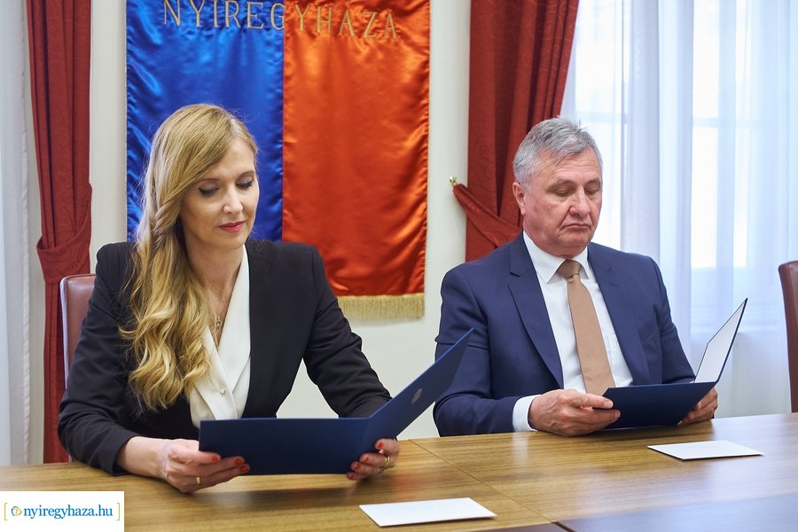 Országgyűlési képviselők megbízóleveleinek az átadása 2022