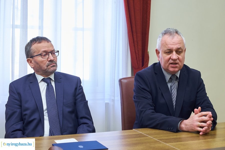 Országgyűlési képviselők megbízóleveleinek az átadása 2022