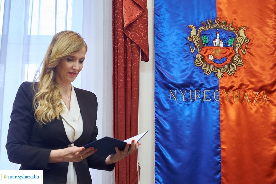 Országgyűlési képviselők megbízóleveleinek az átadása 2022