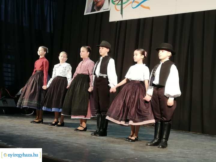 Országos versenyen a Szent Imre néptáncosai