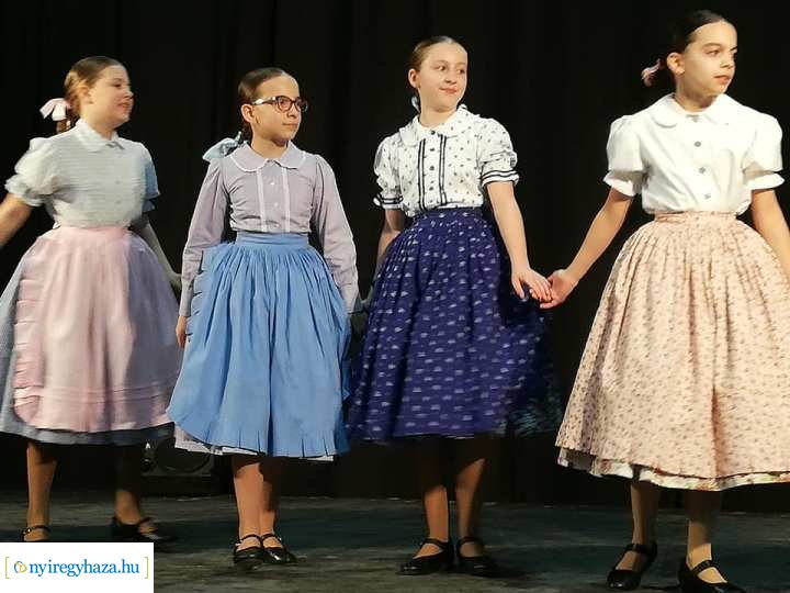 Országos versenyen a Szent Imre néptáncosai