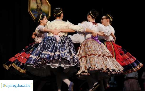Országos versenyen a Szent Imre néptáncosai