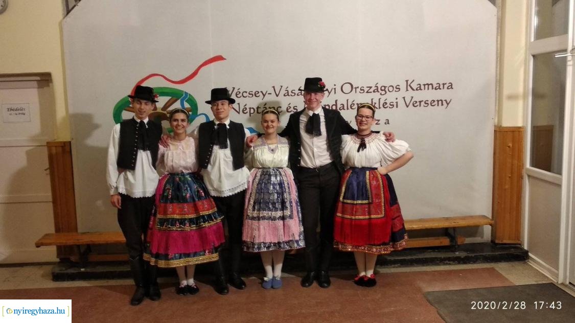 Országos versenyen a Szent Imre néptáncosai