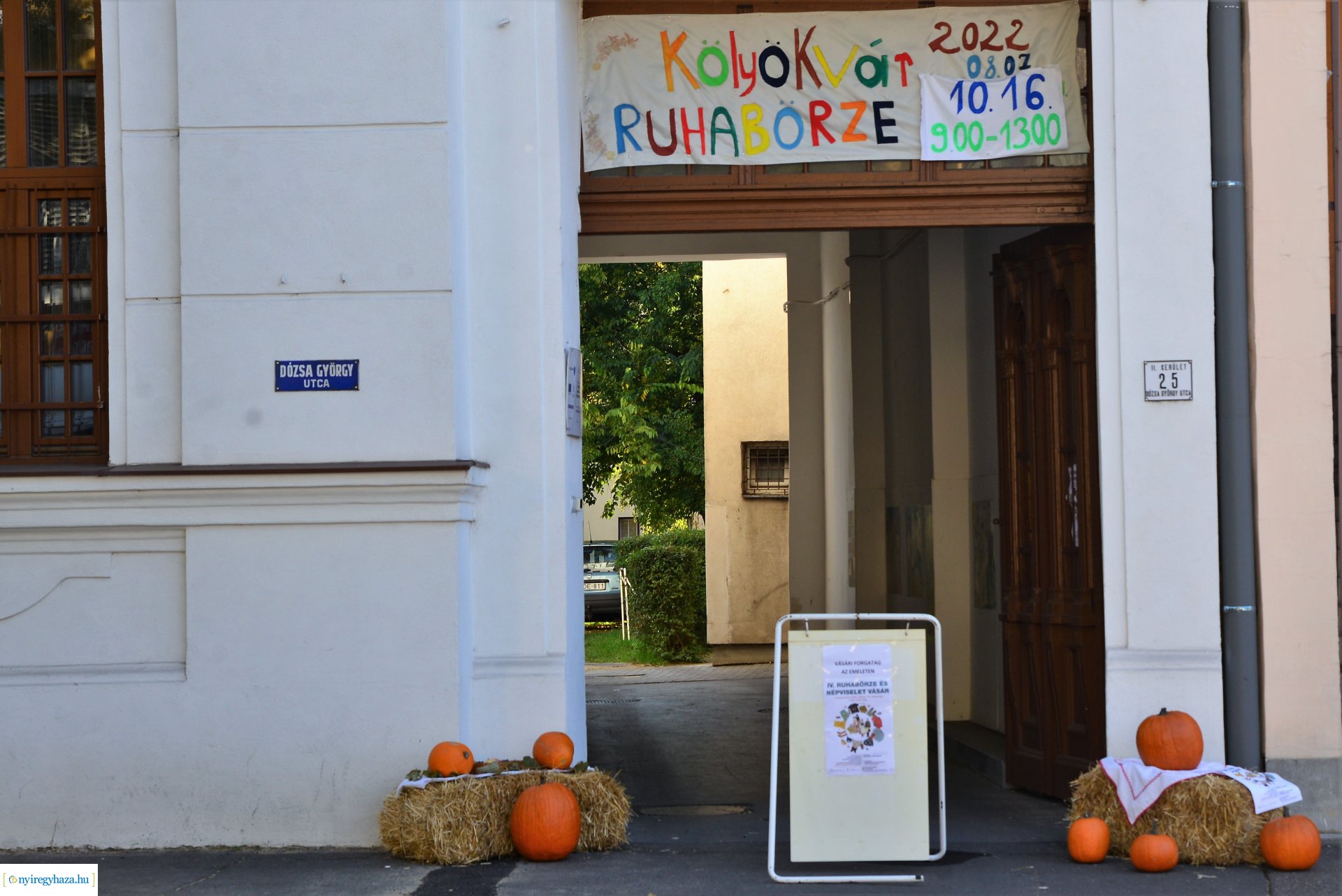 Őszi ruhabörze és népviselet vásár a Kölyökvárban