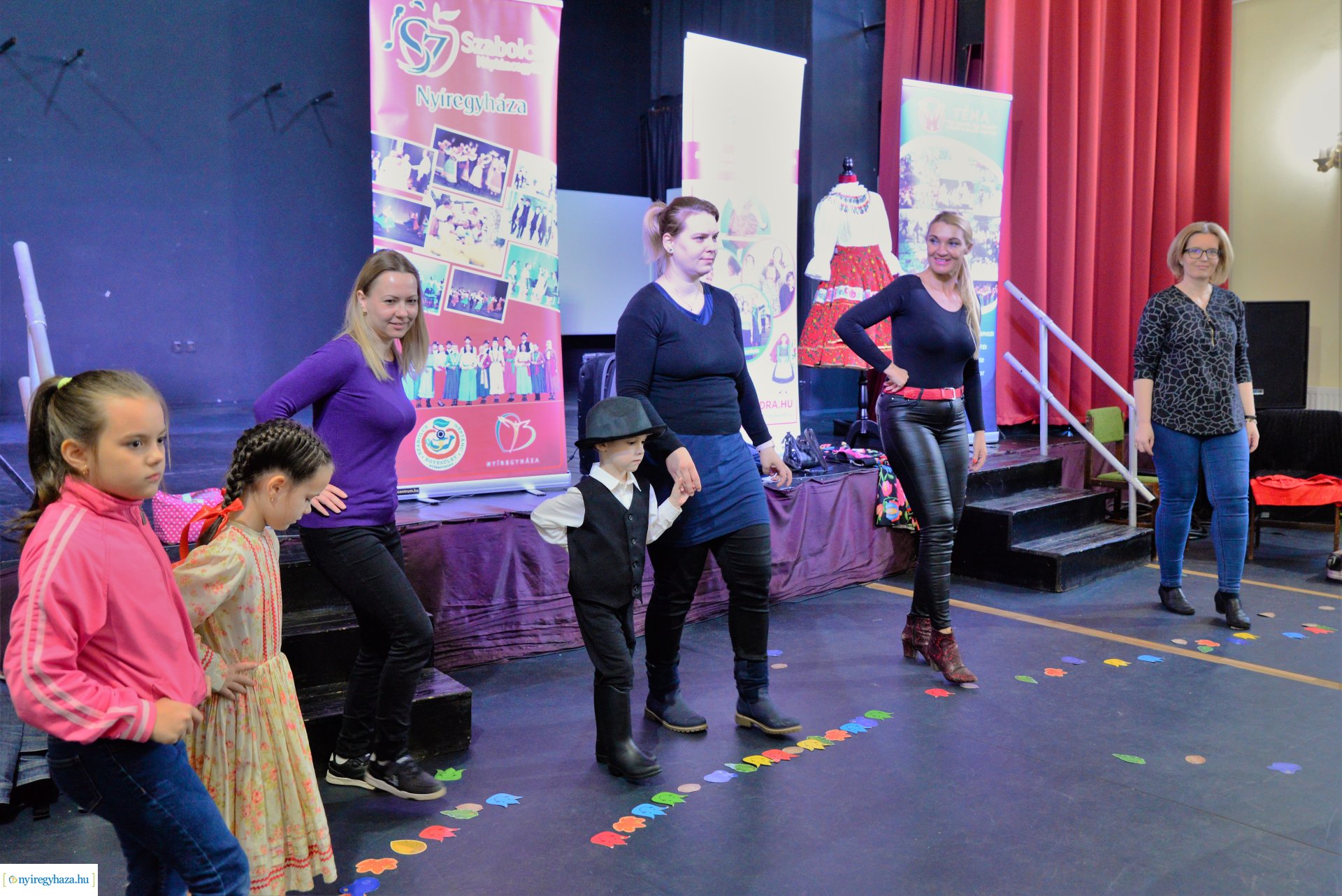 Őszi ruhabörze és népviselet vásár a Kölyökvárban