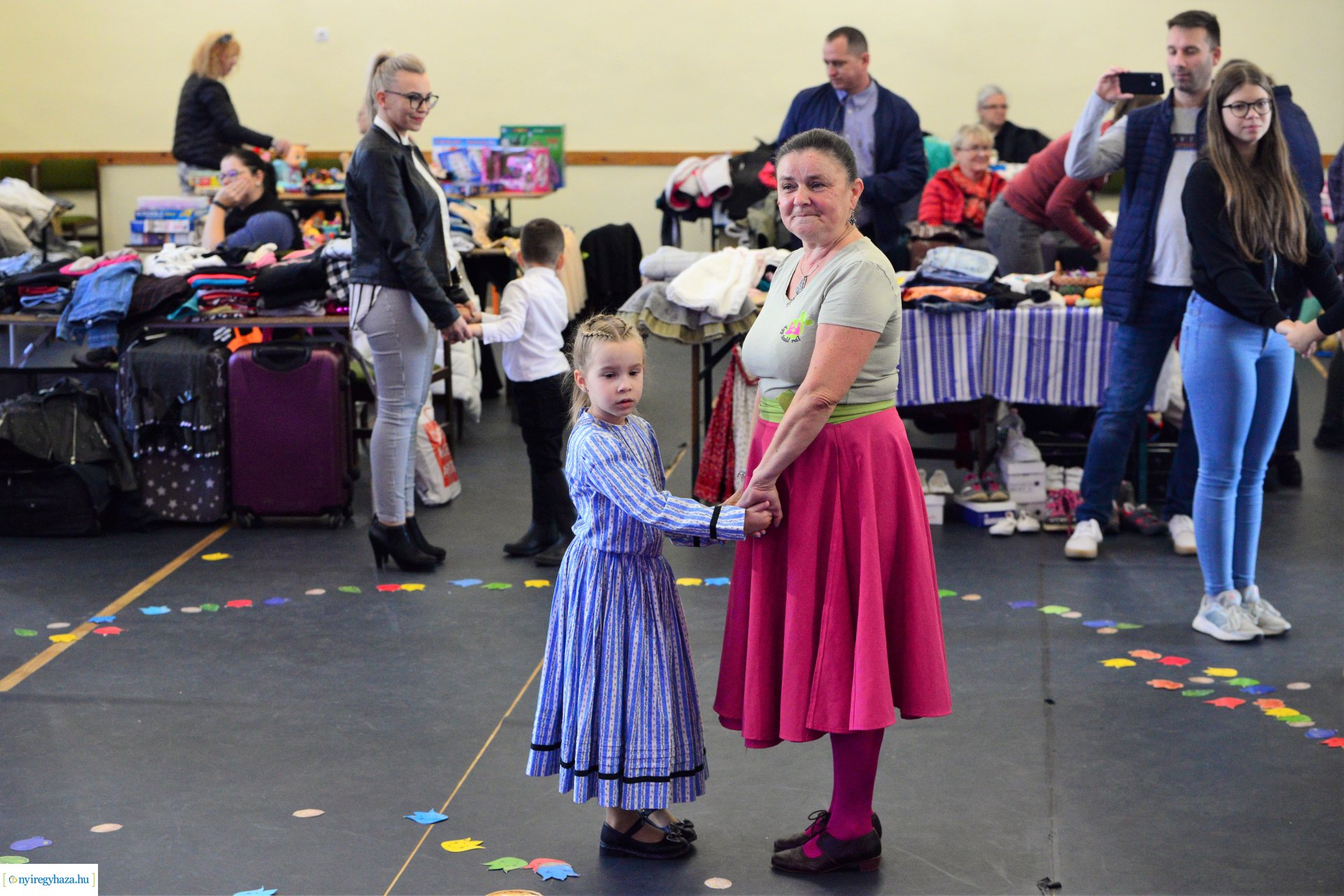 Őszi ruhabörze és népviselet vásár a Kölyökvárban