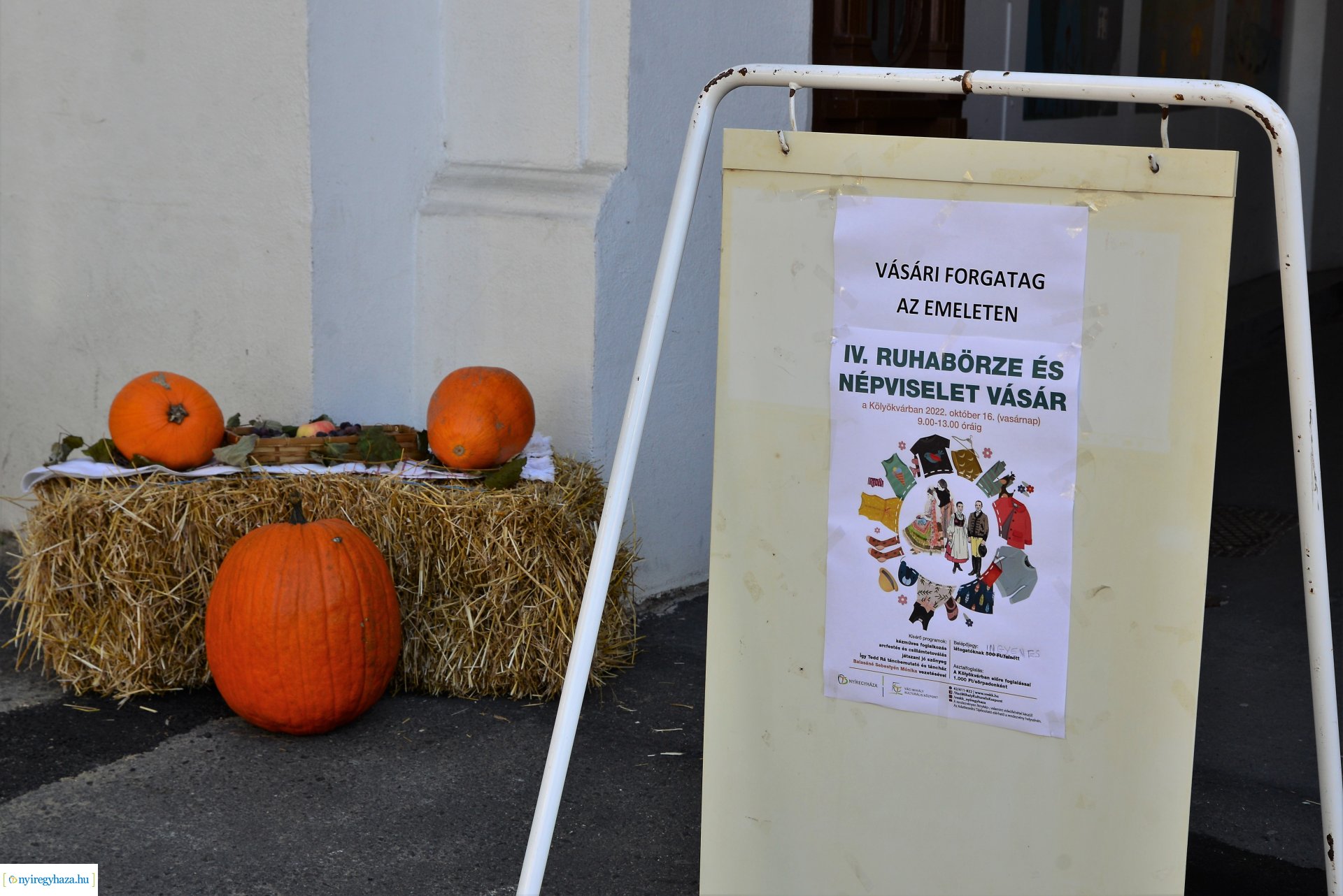 Őszi ruhabörze és népviselet vásár a Kölyökvárban