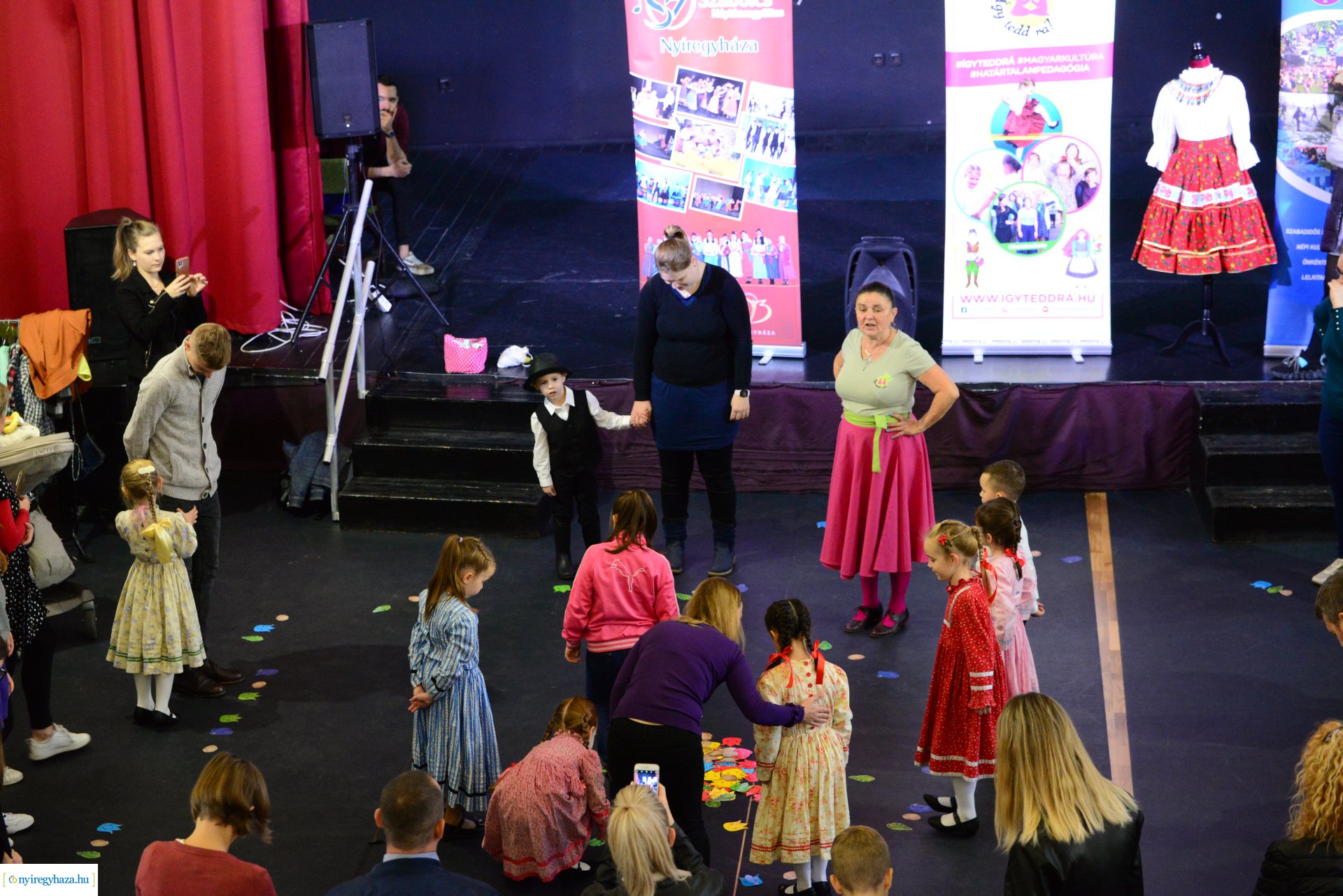 Őszi ruhabörze és népviselet vásár a Kölyökvárban