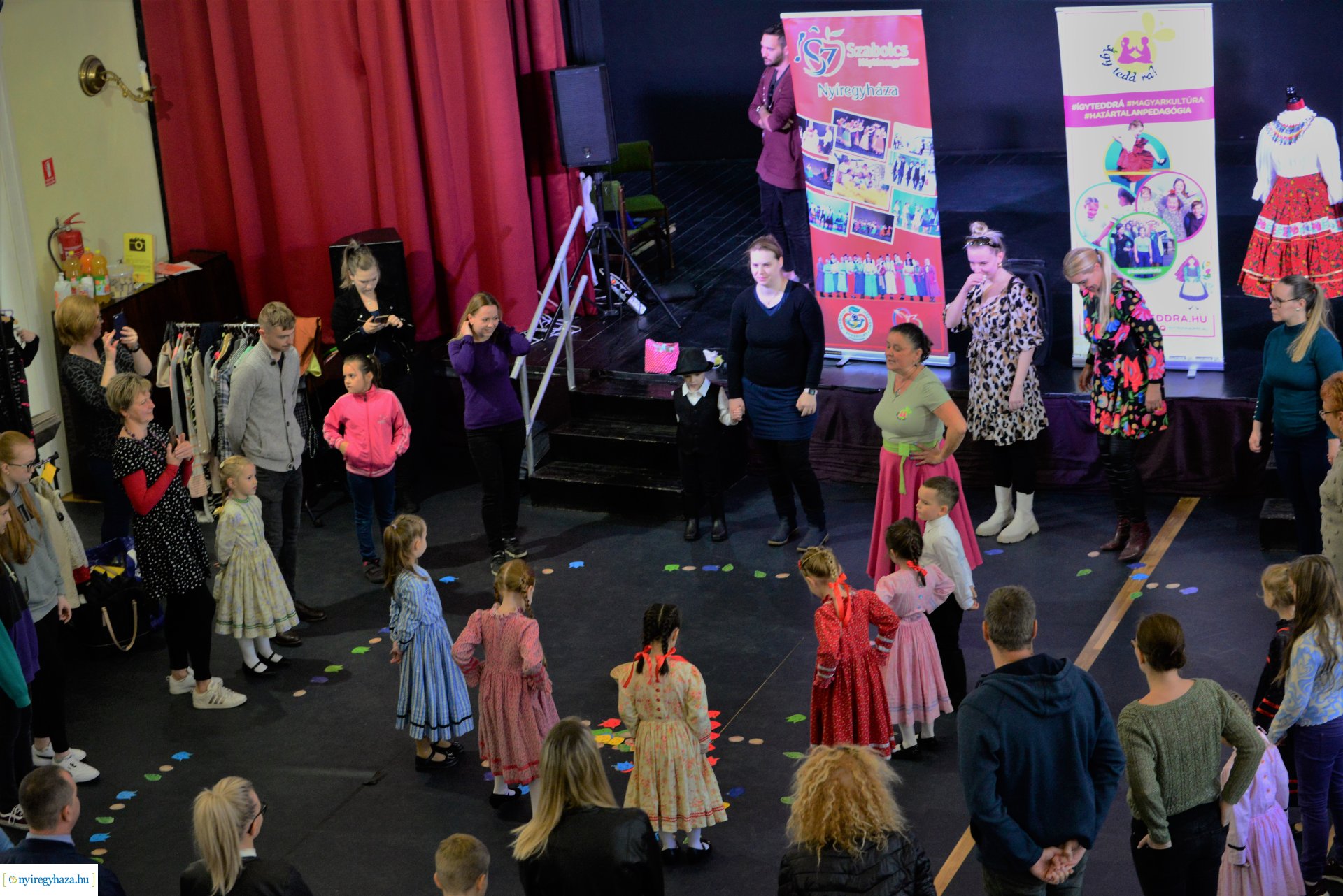 Őszi ruhabörze és népviselet vásár a Kölyökvárban