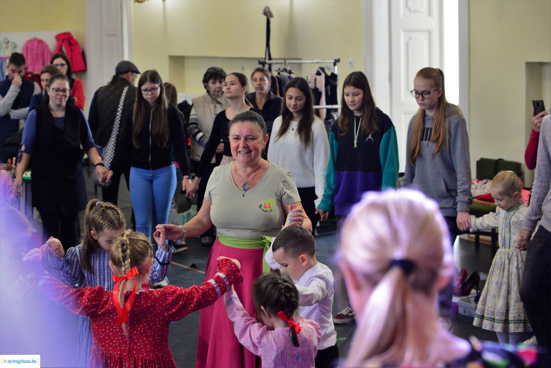 Őszi ruhabörze és népviselet vásár a Kölyökvárban