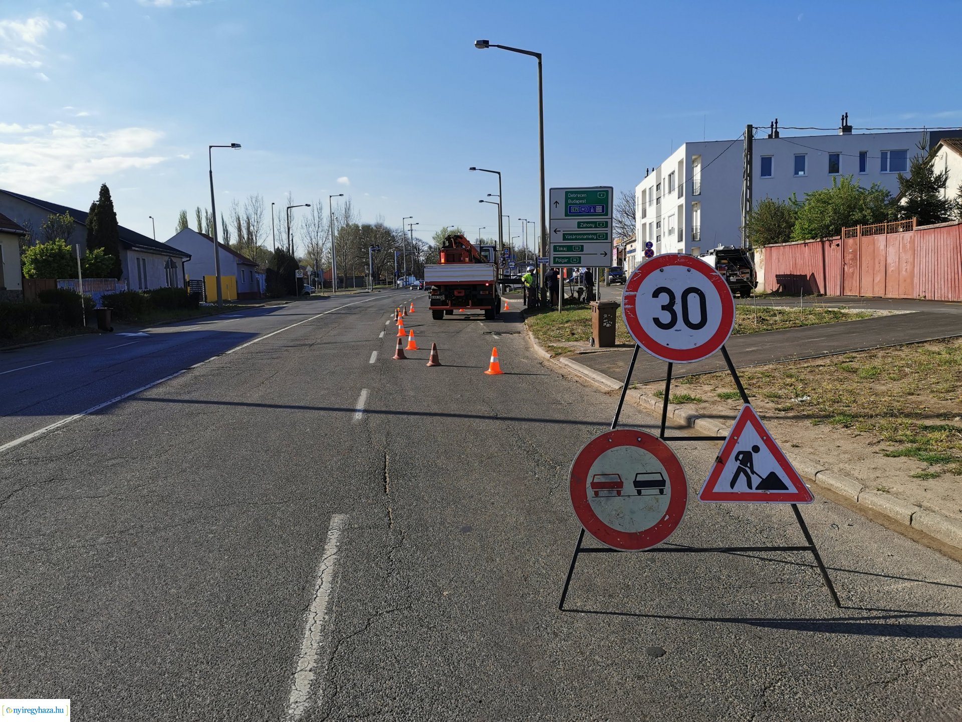 Oszlopcsere a Debreceni úton