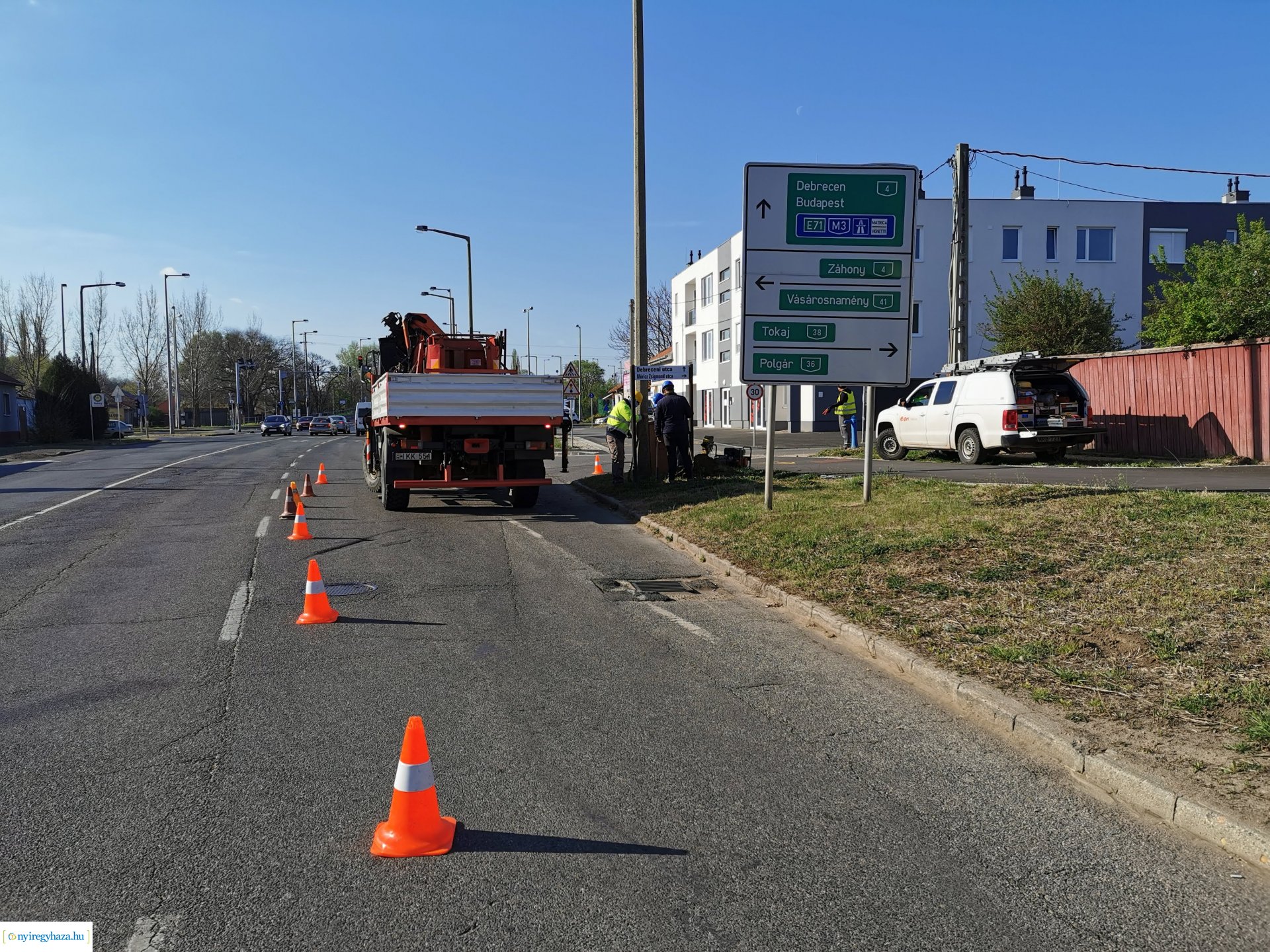 Oszlopcsere a Debreceni úton