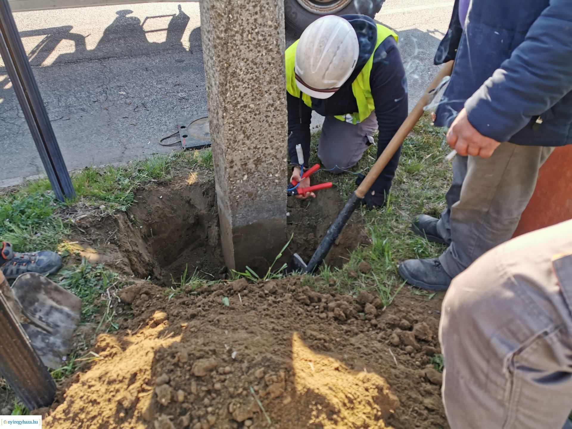 Oszlopcsere a Debreceni úton