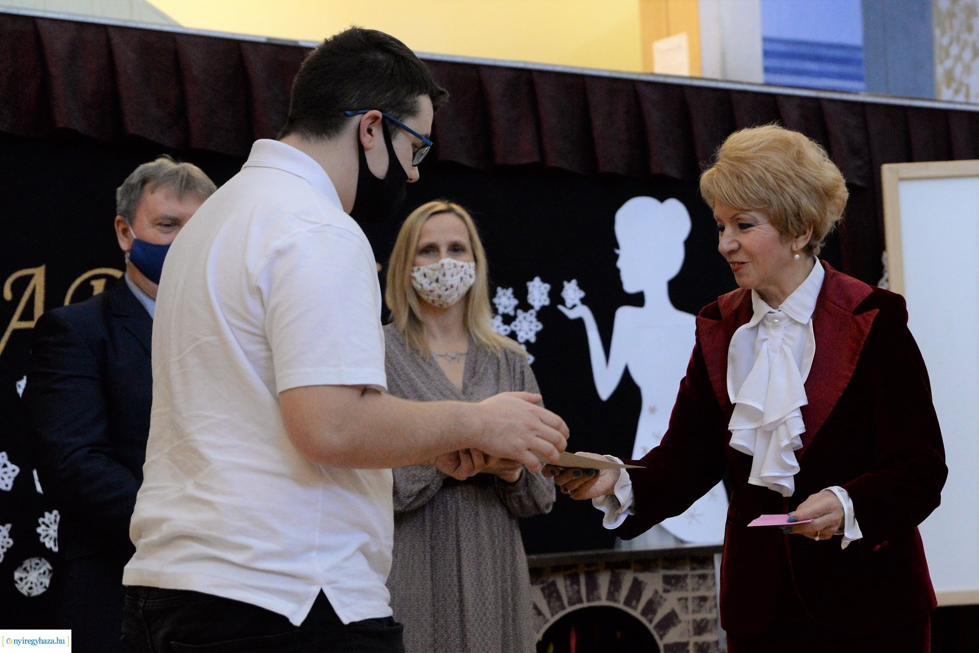 Ösztöndíj a szakmák legjobbjainak