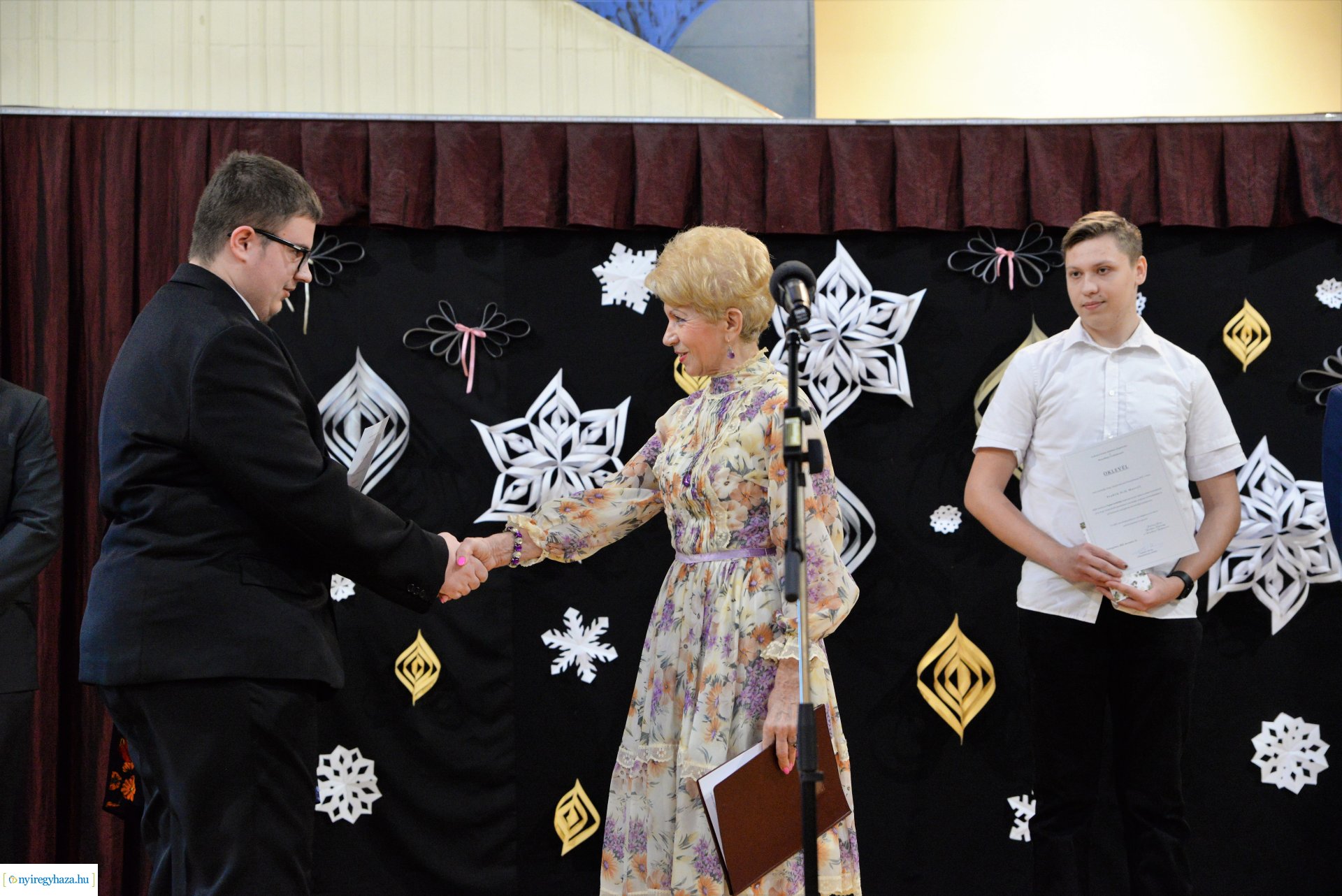 Ösztöndíjak kerültek a Wesselényi karácsonyfája alá