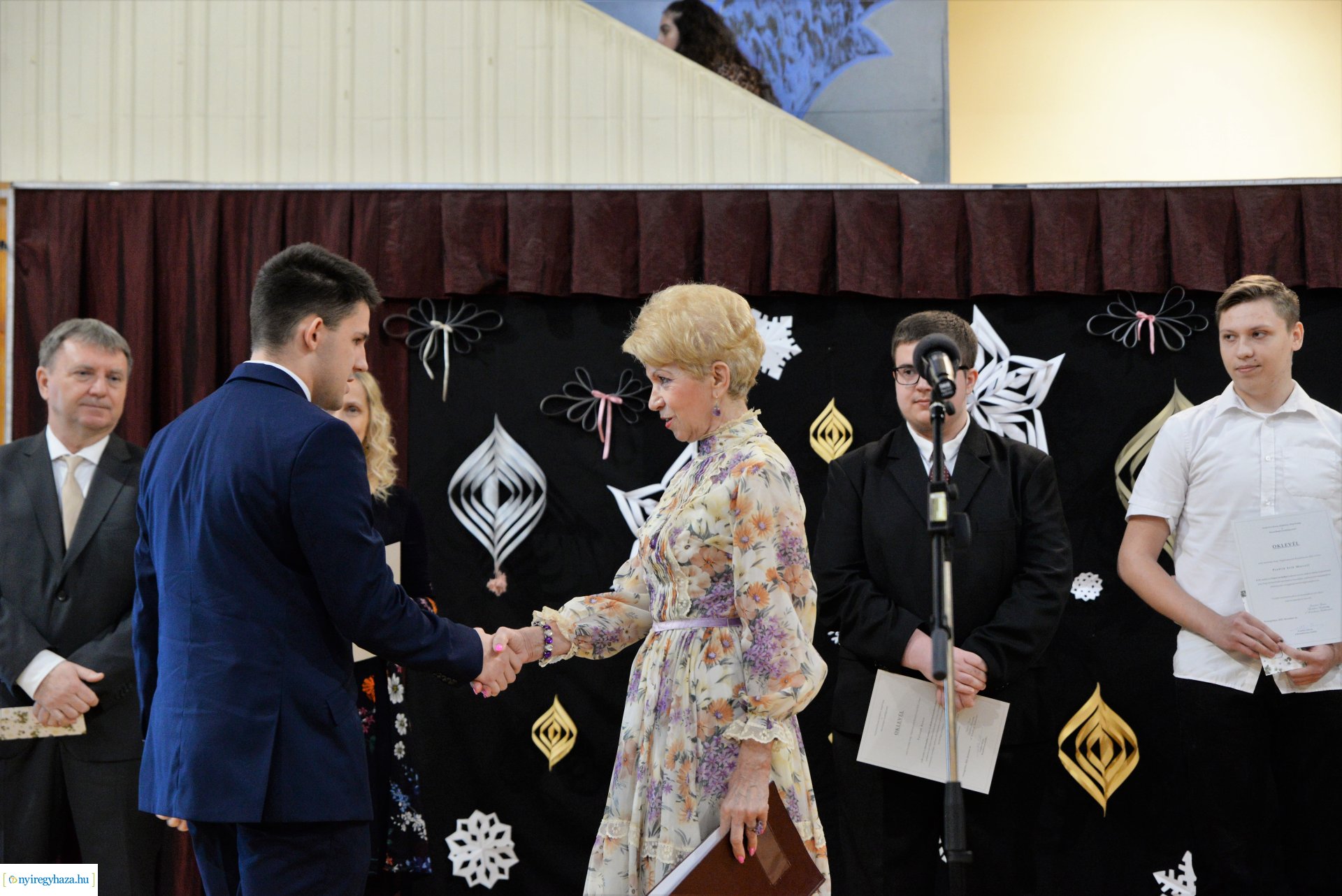 Ösztöndíjak kerültek a Wesselényi karácsonyfája alá