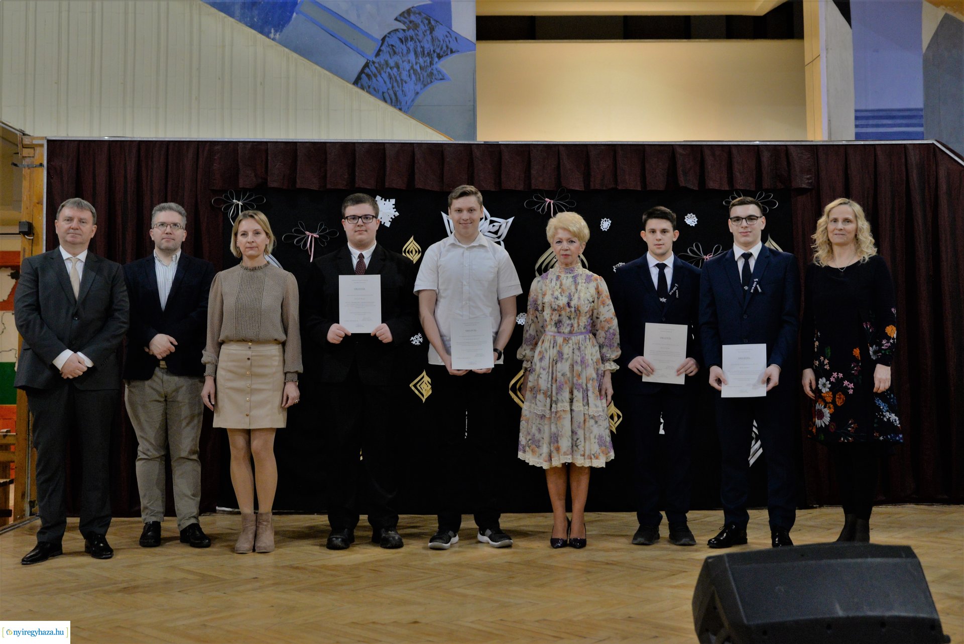 Ösztöndíjak kerültek a Wesselényi karácsonyfája alá